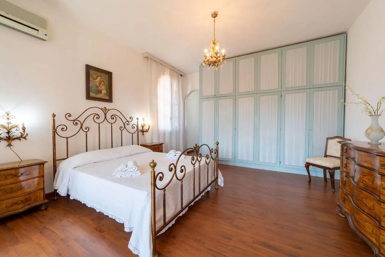 Villa Santa Venera 0*, Marsala